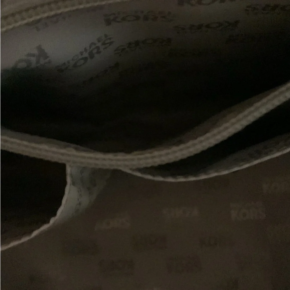 Michael Kors Lavender Leather Tote with Tan Straps - Picture 4 of 6